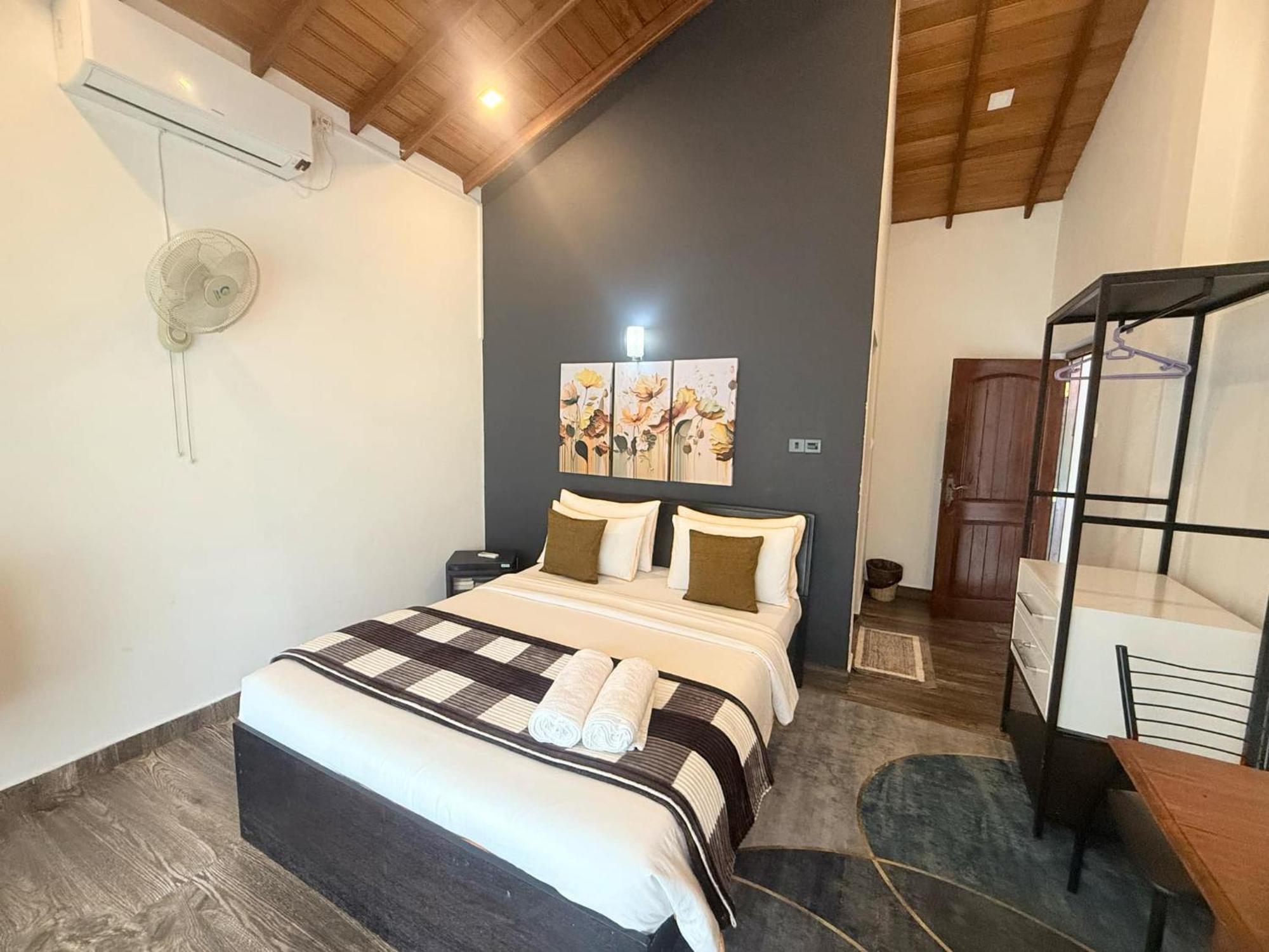 Hotel Ella Moon Rock Esterno foto